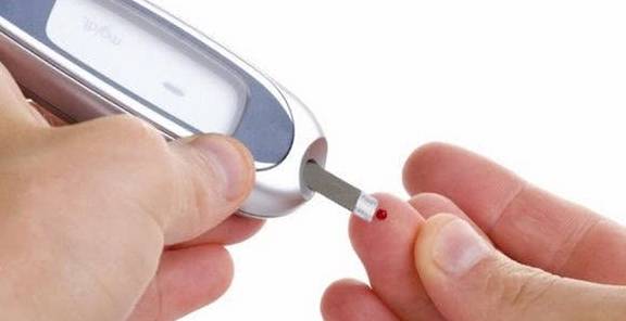 肾脏|糖尿病人尿中出现泡沫，是肾脏呼救的信号！别耽搁赶紧去医院！