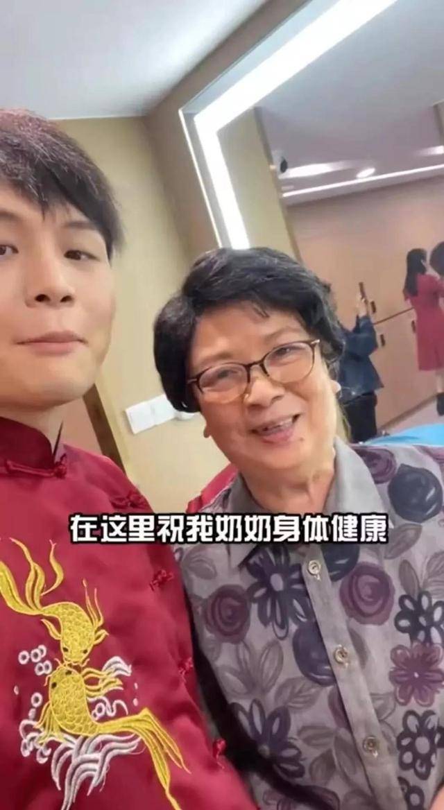 康婶会成为康家老一代的代表,剧情会涉及到老年痴呆以及家庭情感这一