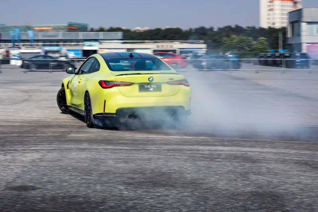 开宝马m到赛道学漂移练刹车有这必要吗