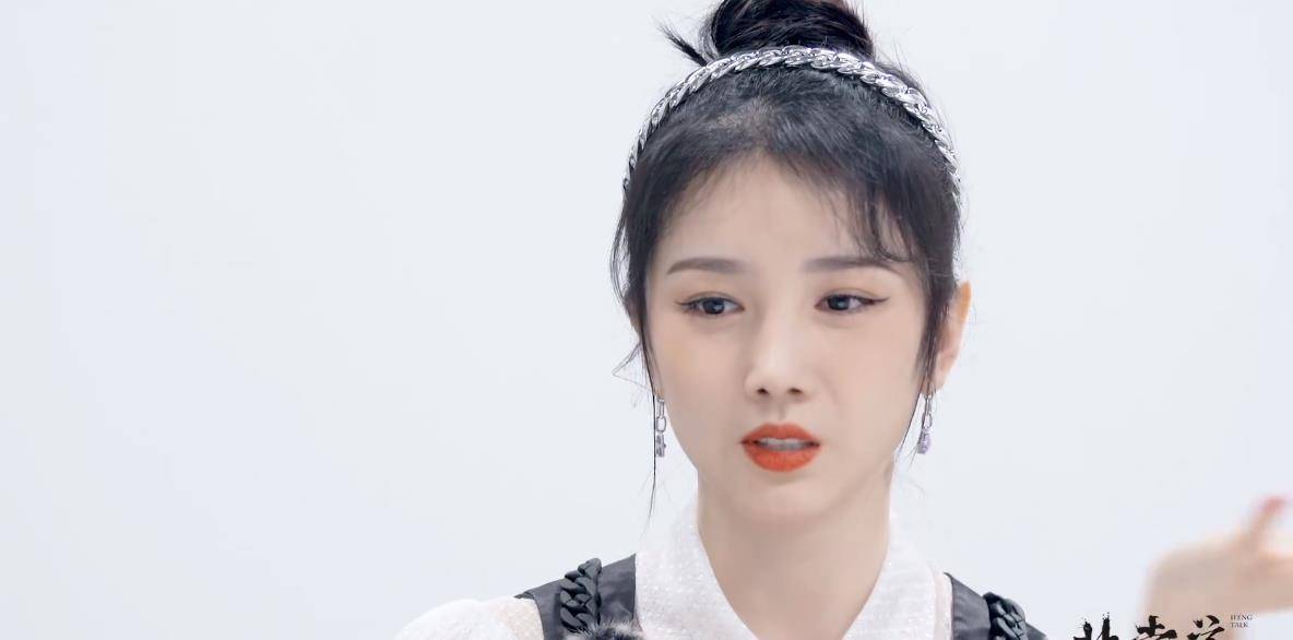 因为|陈小纭回应《浪姐2》争议，做艺人装就太累了，姜思达赞其很真实