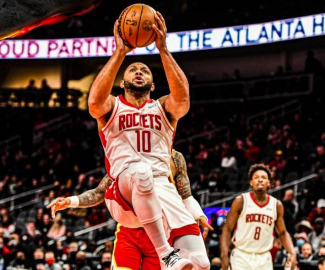 步行者|NBA-三分6中4！火箭榜眼复出便爆发，内线失守陷被动，伍德15分