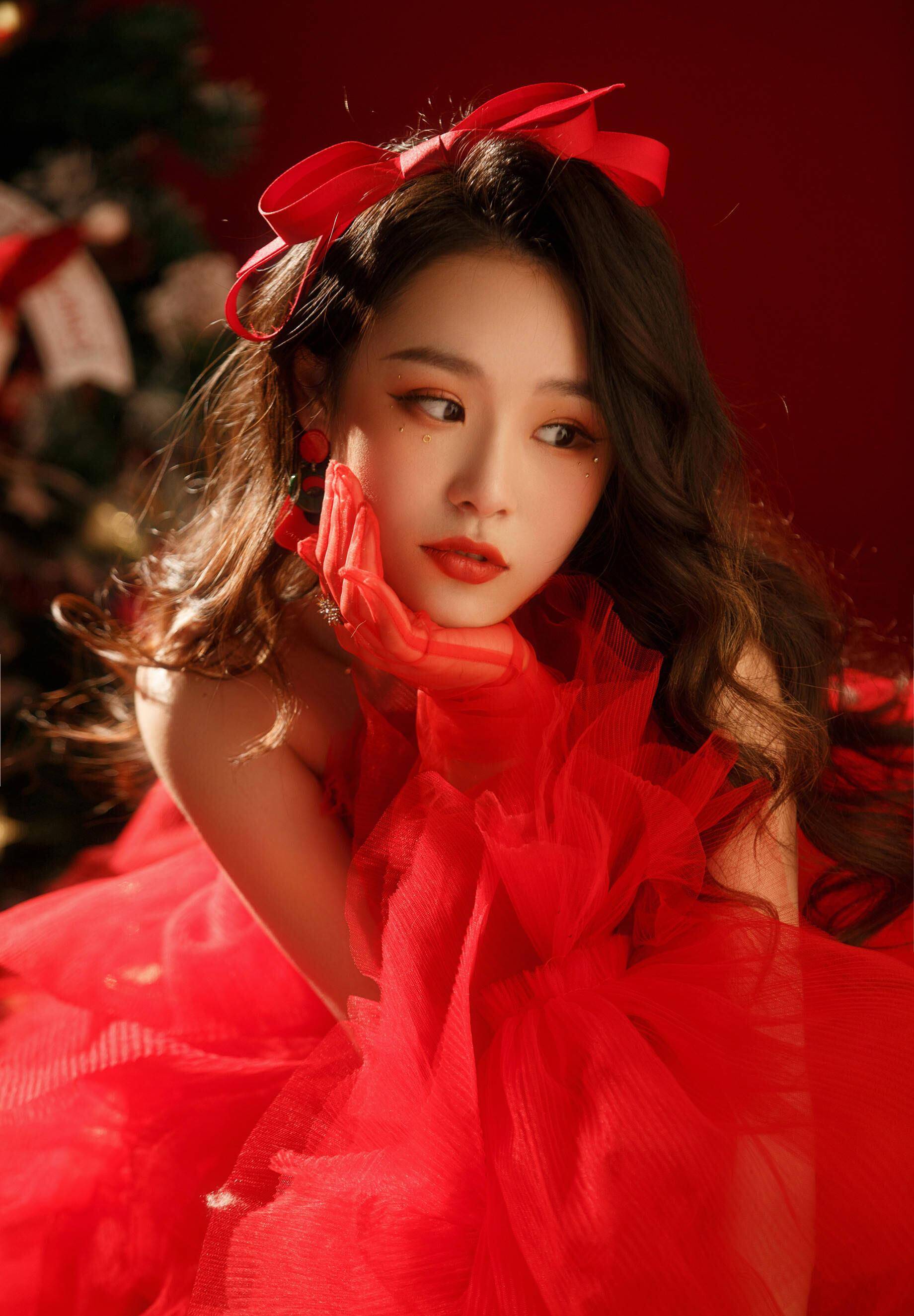 博雅演艺网网络红人 歌手叶莺2021圣诞节写真抢先看