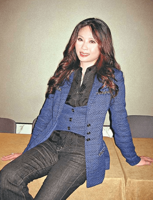 港姐陈妙瑛会演戏会经商甘做富豪红颜22年与原配亲如姐妹