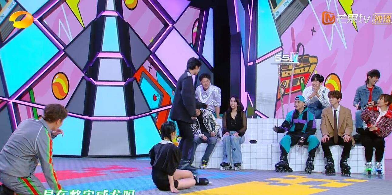 兄弟|任嘉伦把谭松韵亲手推给她下一任“老公”宋威龙 无奈今夏拒绝了