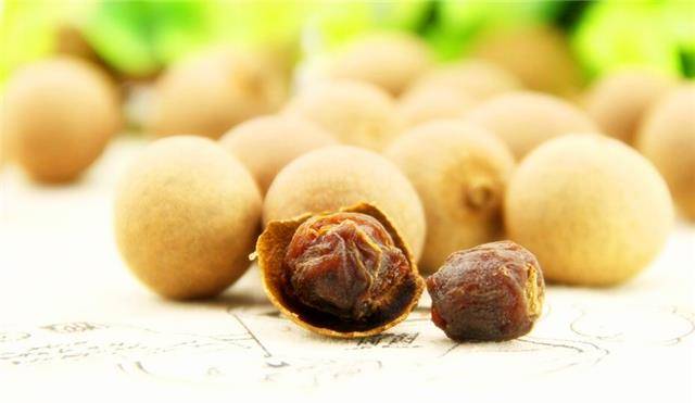 营养素|桂圆干有什么营养价值?什么人需要多吃,什么人不能多吃?