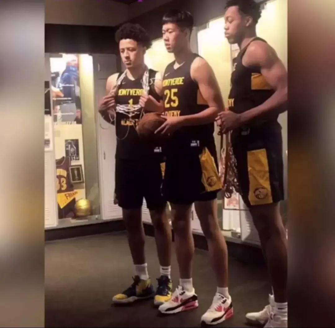 CBA|恰烂钱、当网红！为什么不打职业比赛？吴勇豪终于回应了