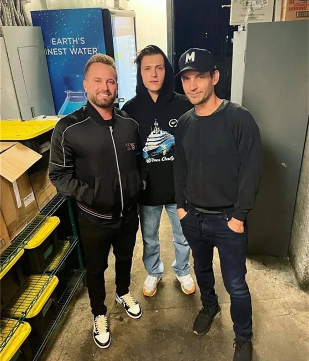 全球|《蜘蛛侠3》三蛛同框！46岁托比马奎尔复出，苍老憔悴，令人唏嘘