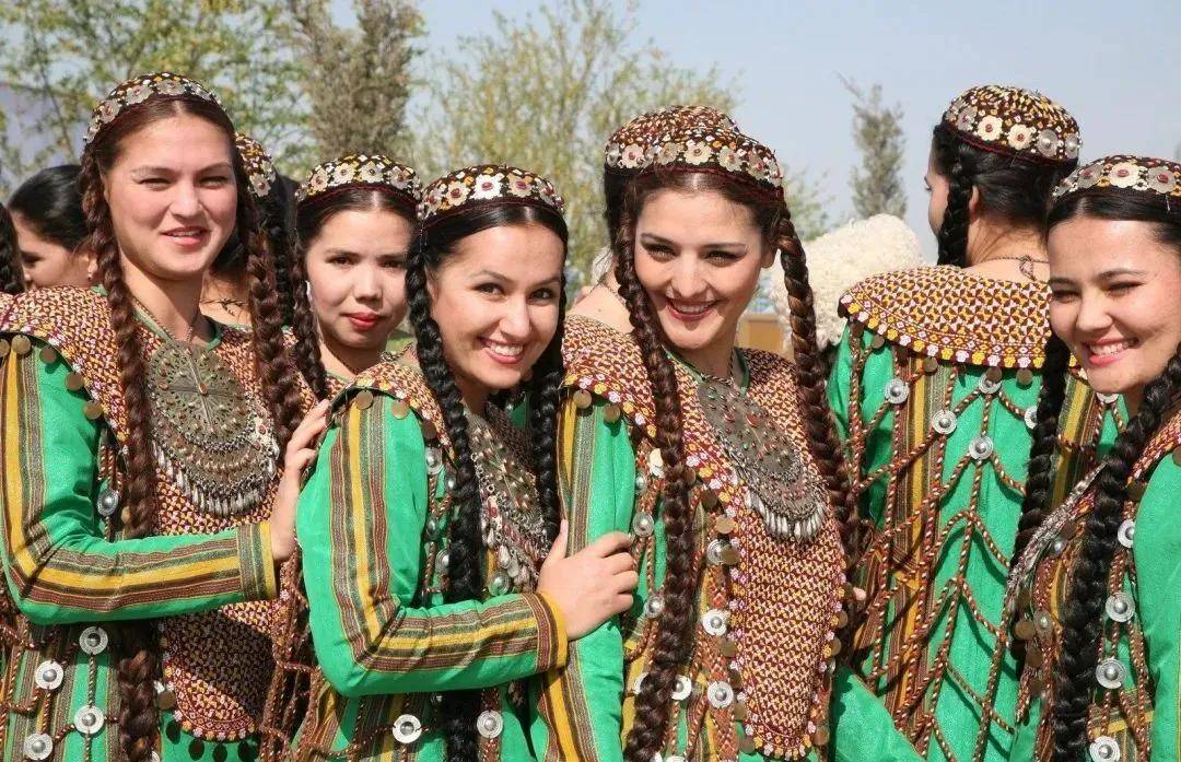 因为相对封闭,土库曼斯坦人少有与外国混血的可能,在土库曼斯坦562万