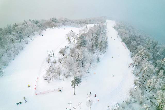 滑雪|冬季东北航拍，吉林北大湖滑雪度假区，冰天雪地梦幻得不敢相信