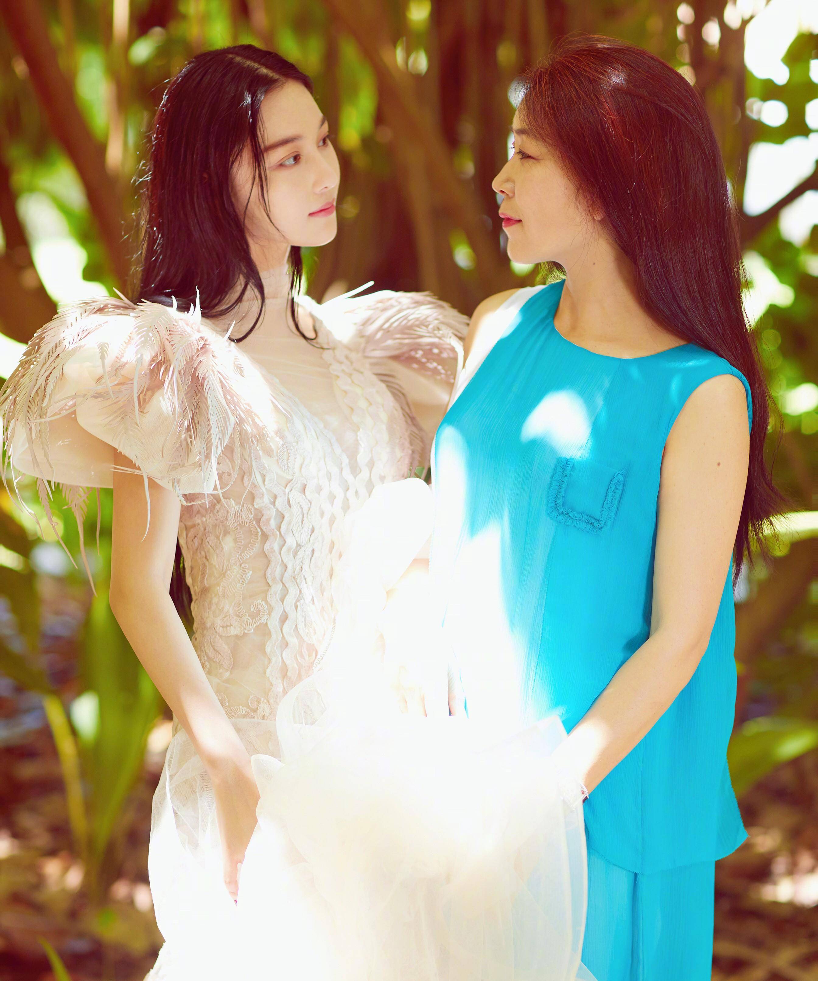 什么|明星捞金太容易了！带娃上完节目带妈上，老妈不愿露脸“借”妈上