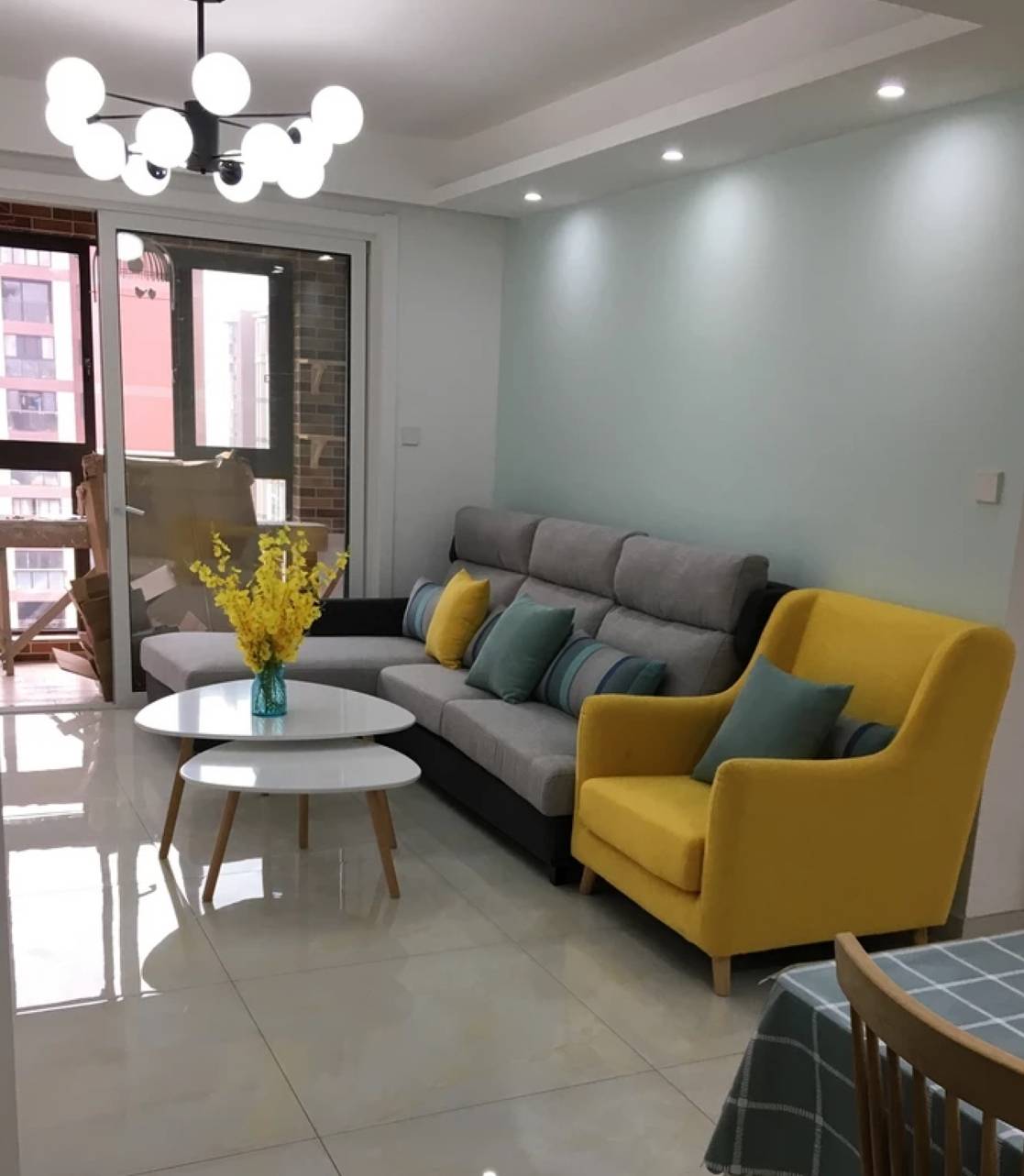 装饰画怎么挂上去 c9ce387cb98a47bcb8555dbb54bbb938.jpeg