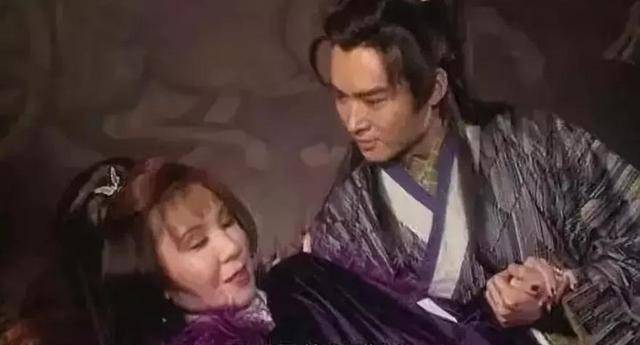 西门|被全网骂了二十多年的西门大妈，与男神演亲密戏，黯然退圈之谜