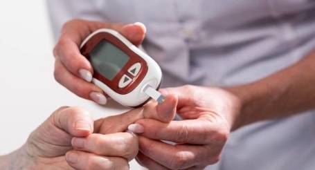 首选|服用二甲双胍餐后血糖控制不好怎么办?本文给出2个解决办法