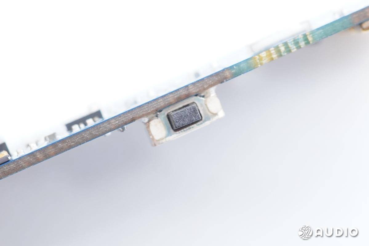 产品|采用njoinic英集芯IP5303的移动电源IC，威麦科技麦克风开箱拆解报告