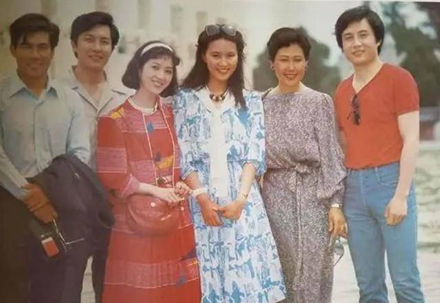 电影|1986年龚雪因“流氓案”赴美，如今丈夫成高管，女儿名校毕业