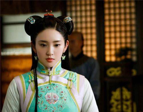 漂亮|同样饰演“第一美人”，杨幂唯美，杨紫可爱，看到她：来搞笑的吧