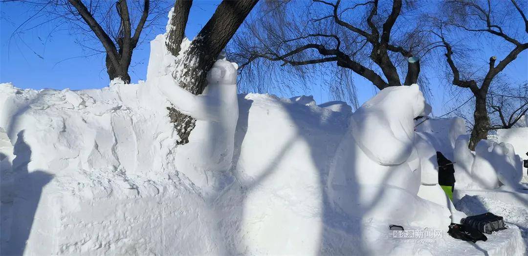 冰灯|又上新了！江畔美景一天一个样，冰雪美景抢先看！