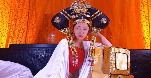 发型头上能干这么多事！女明星奇葩发型数不完，丑拒，但笑得捂不住嘴