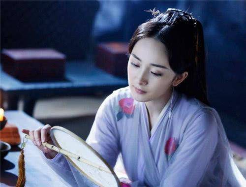 漂亮|同样饰演“第一美人”，杨幂唯美，杨紫可爱，看到她：来搞笑的吧