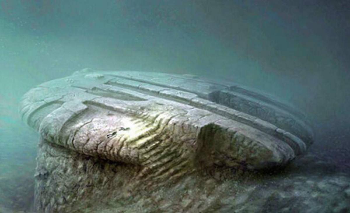 正是1961年苏联627型核潜艇遭遇6个不明潜水物体的海域!