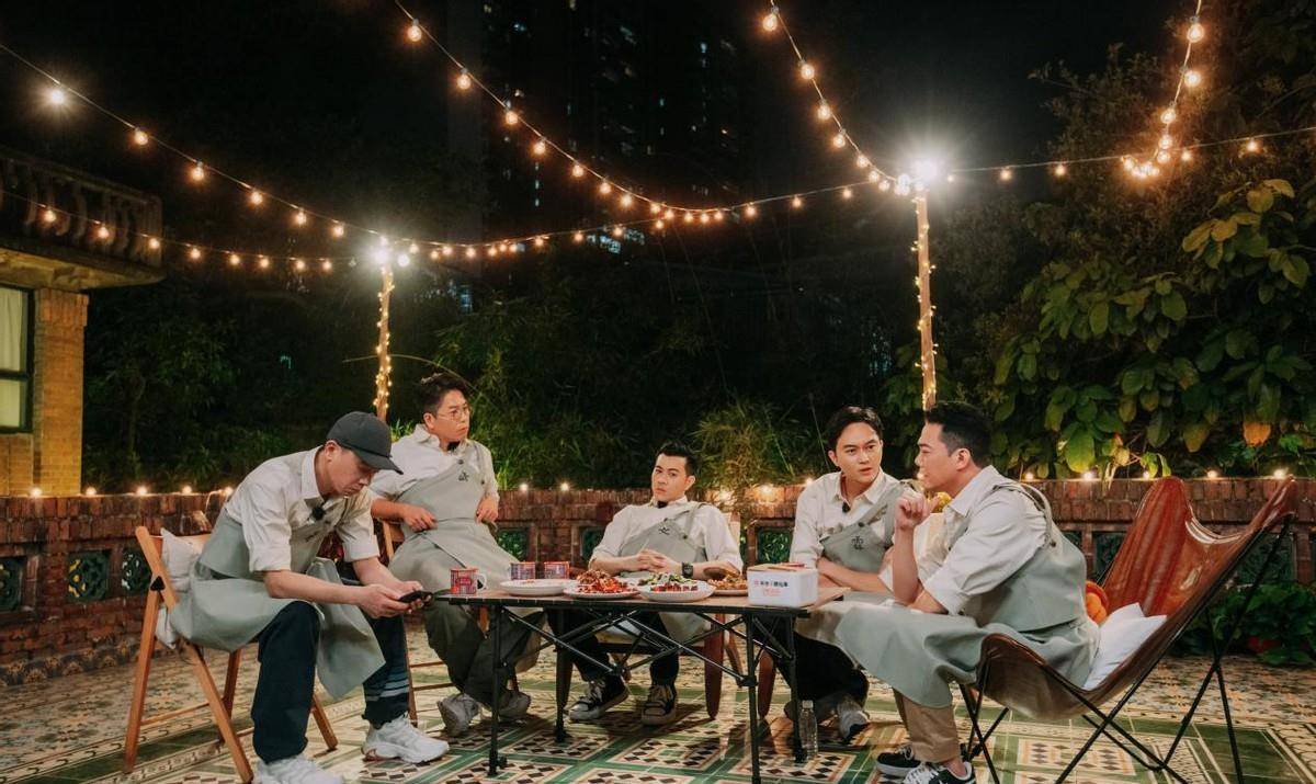 陈小春|《大湾仔的夜》3人厨艺翻车，陈小春用情商化解，这种大哥谁不爱