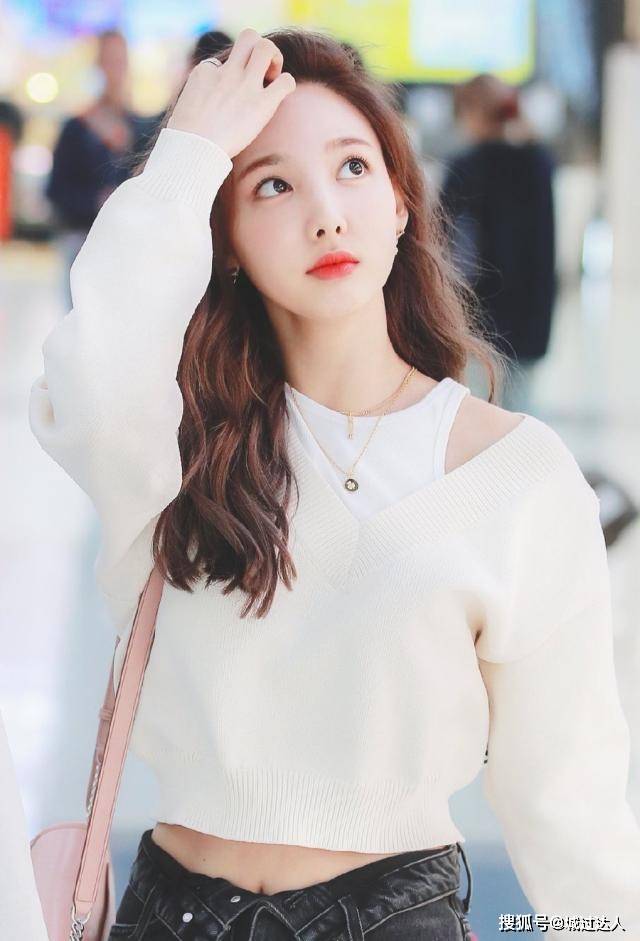 原创林娜琏的韩式穿搭青春少女又甜美可爱非常适合减龄女生借鉴