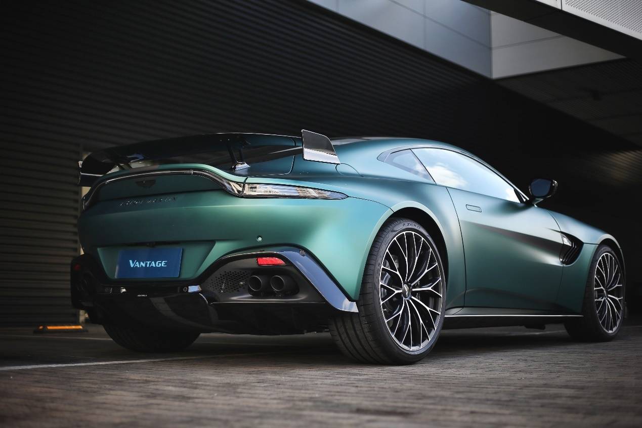 阿斯顿马丁vantagef1特别版现已到店开始陆续交付客户