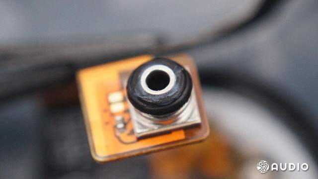 采用美信光学传感器，豪鹏科技电池，GARMIN佳明VENU2手表拆解报告