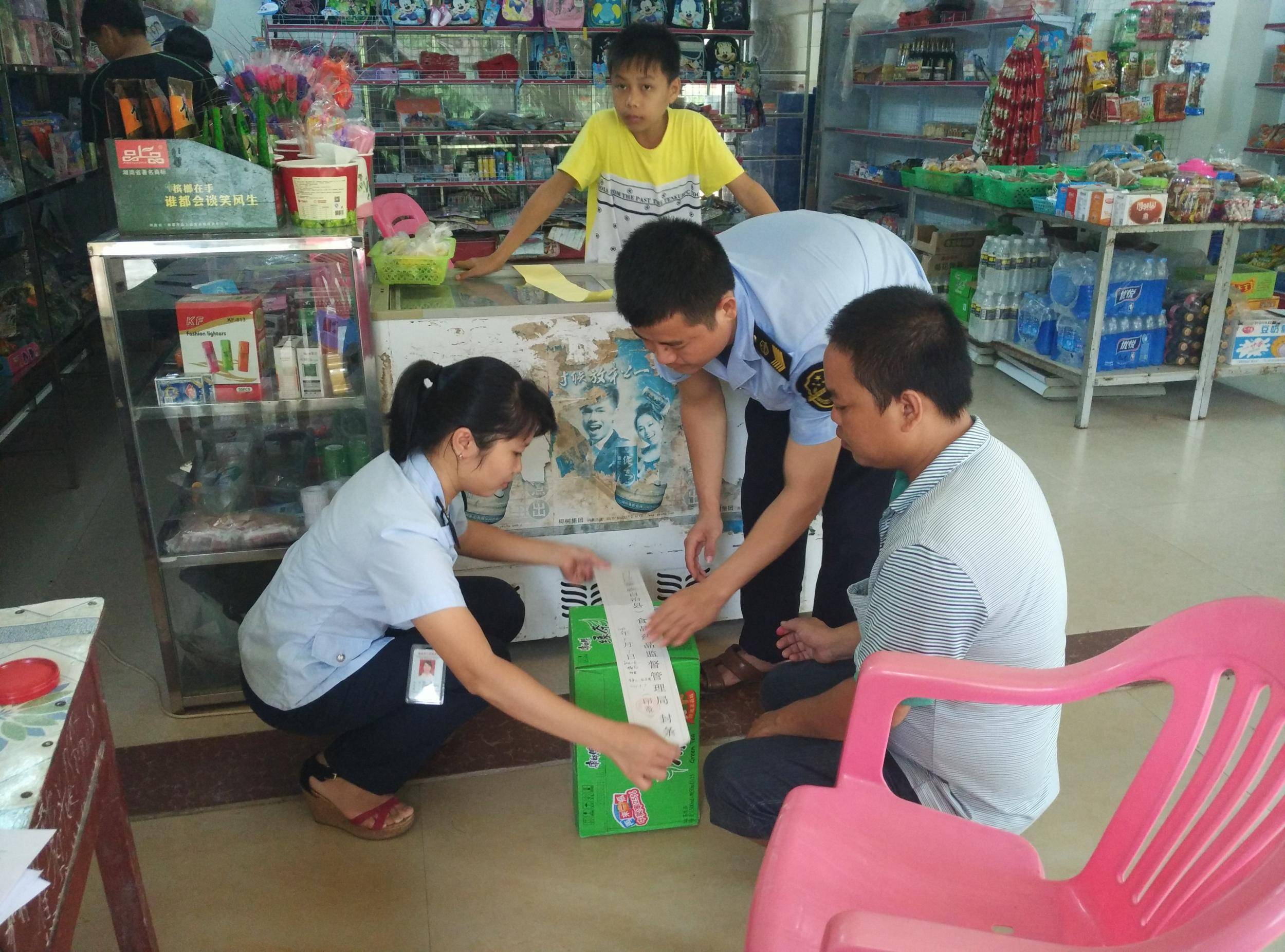 因为|学校小卖铺凉了，中小学不再提供“零食服务”，曾经的快乐没有了