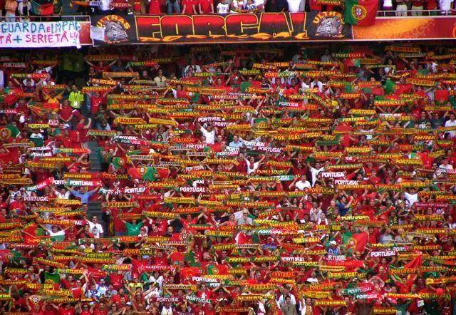 围巾|唐艺昕和张若昀的悲喜并不相通？马上新年，赶快与emo拜拜