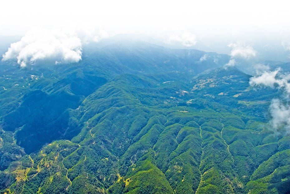 大亮山上朝阳升