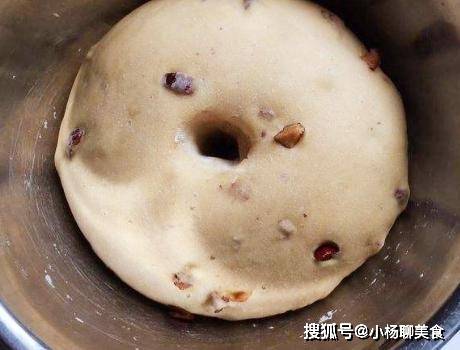 做法|早餐家人喜欢吃馒头,加点料营养更好吃,蓬松暄软,一次吃过瘾