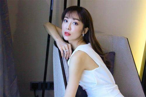 她在电视剧中饰演特种兵, 脱下军装后,女神_童苡萱_欧阳倩_人人