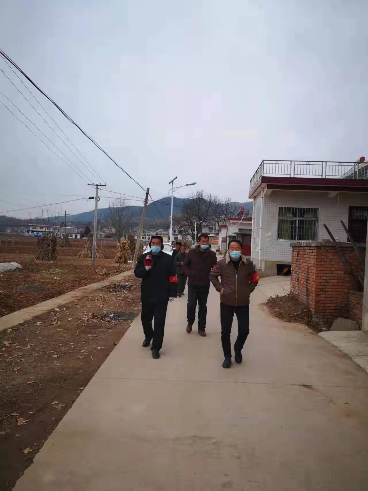 洛南三要:"线上" "线下"合力抗疫打通最后一公里