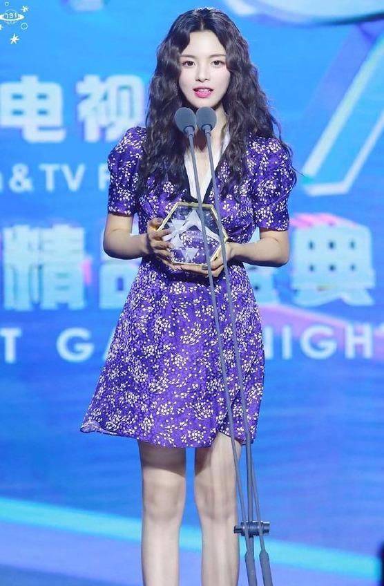 仙女 明明都是泡泡袖, 鞠婧祎杨超越穿成小仙女, 有的人却尴尬显胖?