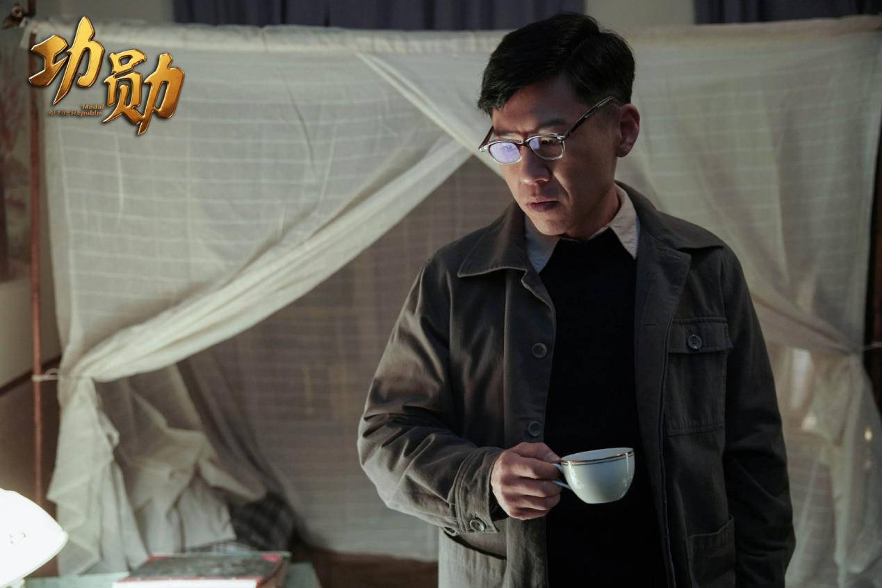 寒冬|《穿过寒冬拥抱你》王骁演绎理想姑爷，扎实演技诠释“一人千面”