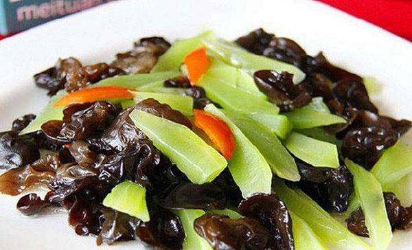 木耳焯水需要放油吗 d3fdeb77a25446f493ceeccafa604909.jpeg