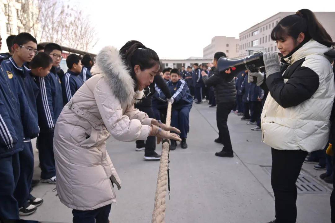 忻州實驗中學初一年級拔河比賽掠影_校園_季軍_冬日