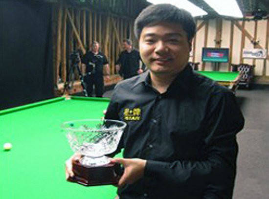 選手|丁俊暉3-1擊敗特魯姆普奪冠，趙心童3-2小組稱(chēng)雄，或復(fù)制小丁奪冠一幕