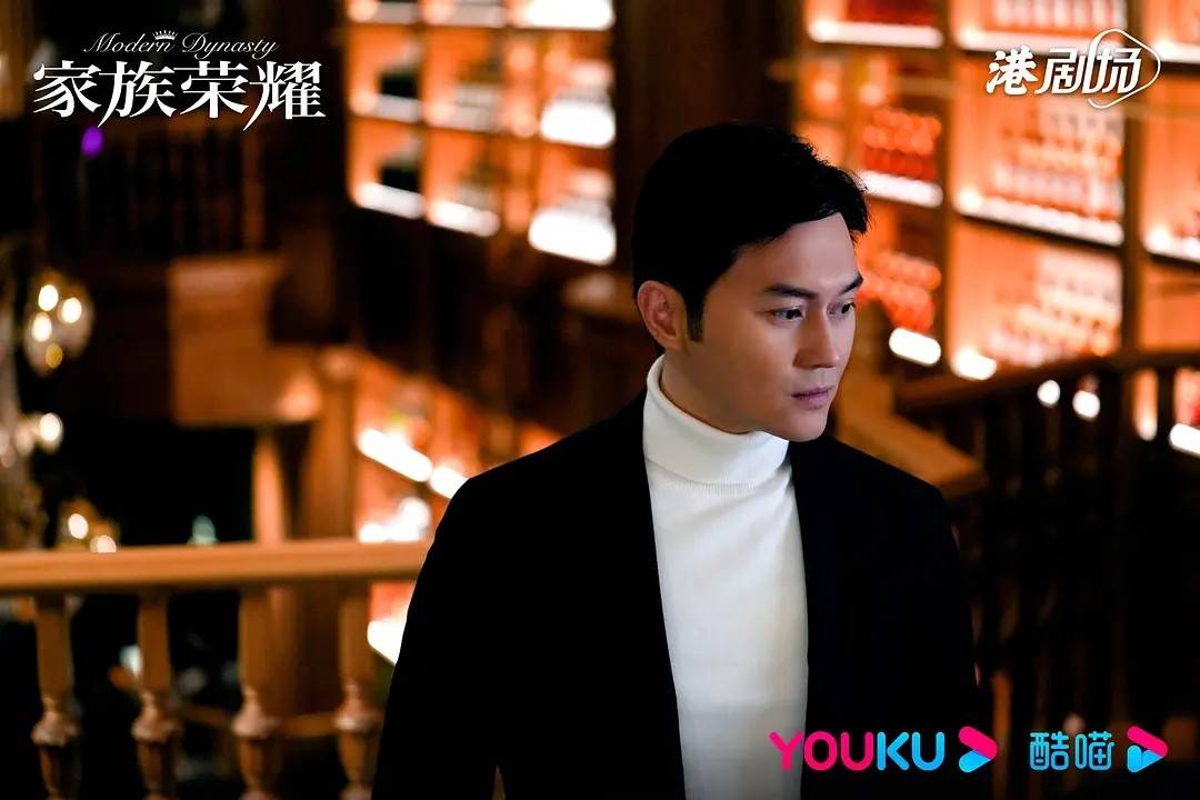 兄弟|狗血遍地、抓马十足：张智霖新剧，让我再次找到追港剧的快乐