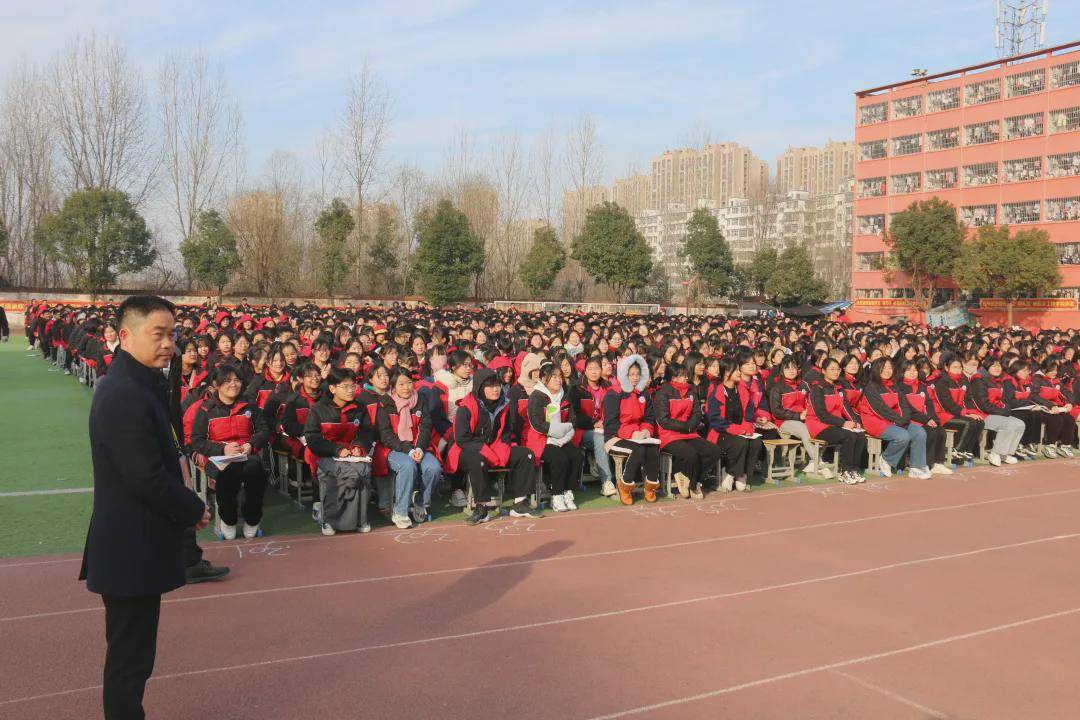 固始县孔子学校举办高考励志演讲会_梦想_先生_全体学生