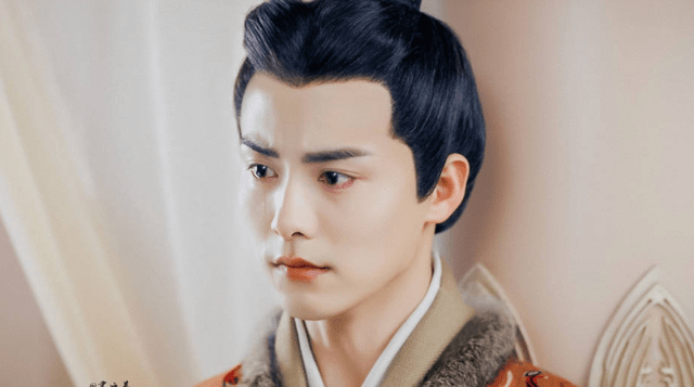 桃花自带“唇珠”的5位男星，有人面若桃花，有人邪魅挑逗，太迷人了