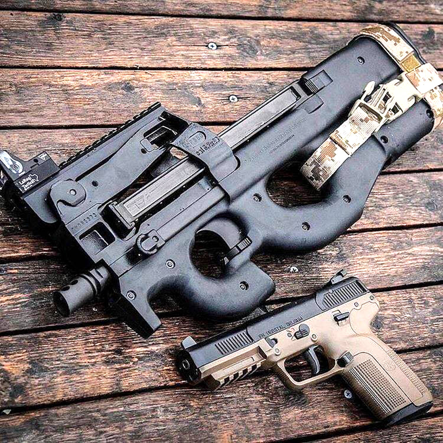 fn p90该枪,我们在很多的游戏以及"书籍"中一定看到过它的身影,紧凑的