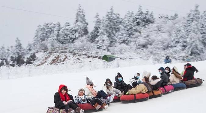 仙女山迎来今年第一场强降雪，这周末赏雪滑雪走起