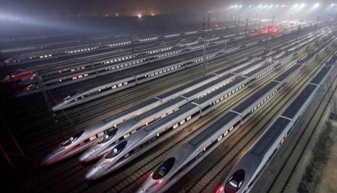 泰国500辆火车连夜开往中国，所为何事？印度吐槽称中方有偏见
