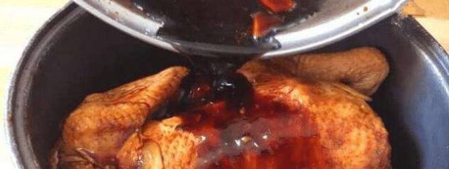 姜片|老公把整只鸡扔进电饭煲，不加一滴水和油，出锅后满屋飘香！