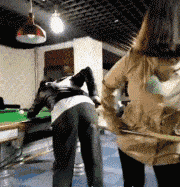 愤怒的小鸟|搞笑GIF趣图:愤怒的小鸟,一定要小心的伺候着