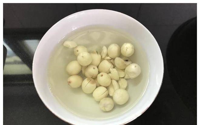 做法女人的天然补品，双重胶原蛋白，每天喝一碗，滋润肌肤，老得慢