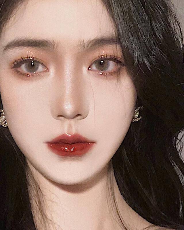 发型丝芭是不是开了“鞠学”课?各个妆容和神态都太像小鞠了