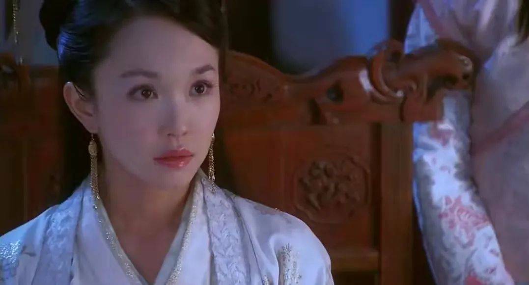 鼻翼谁说鼻子高才出美人？这10位小鼻子、塌鼻子女星，个个精致可爱